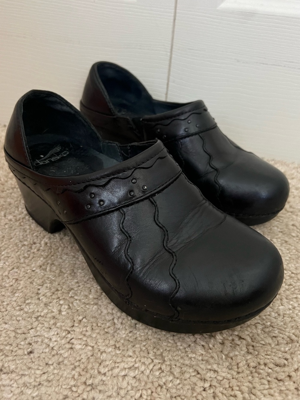 Dansko Hailey Clogs Size 38 (7.5 US) Black Leather Professional Slip On Shoes